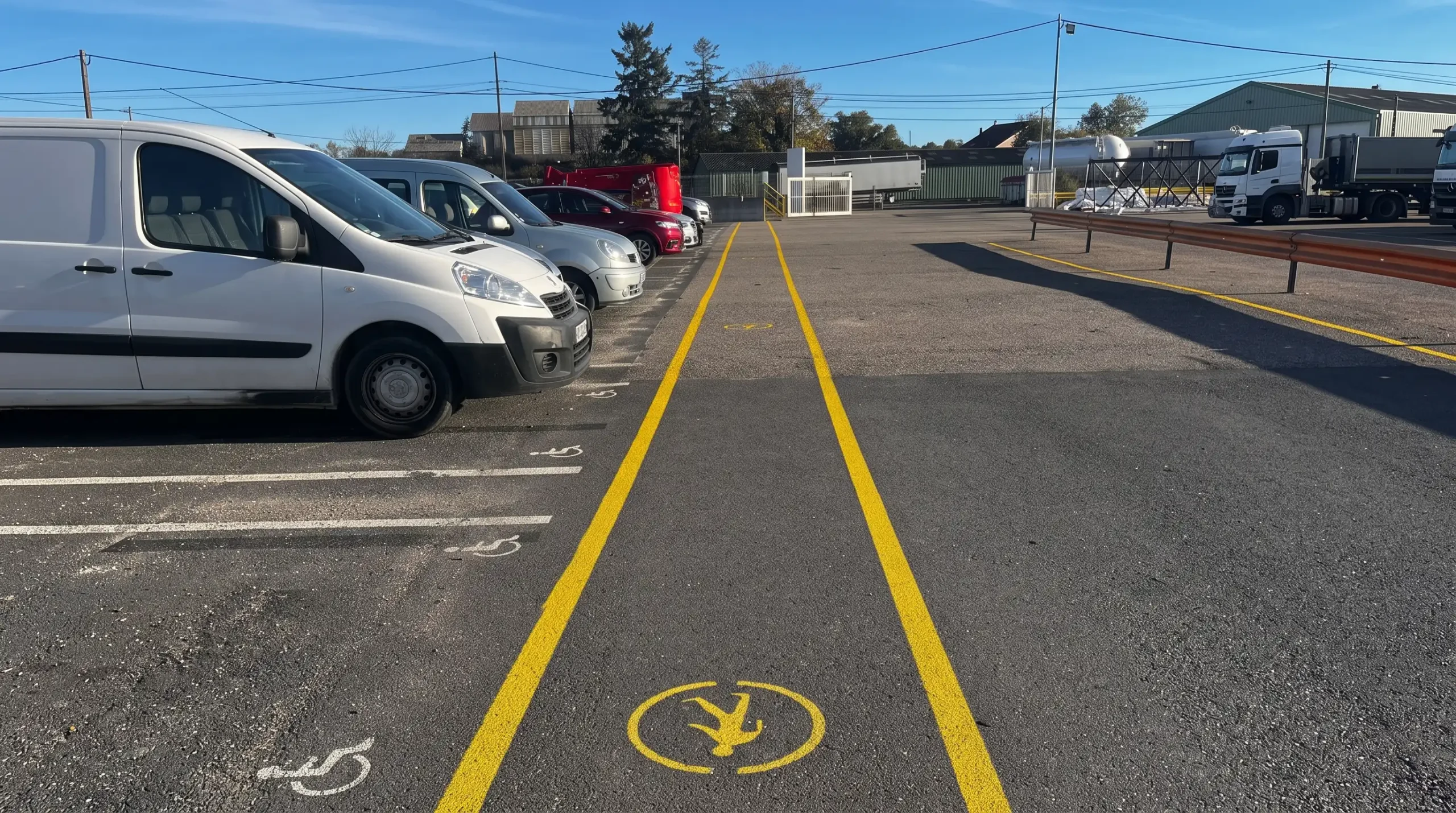 Marquage au sol industriel et tertiaire France